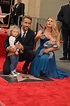 Ryan Reynolds y Blake Lively presentan a sus hijas - magazinespain.com