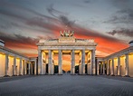 La Puerta de brandemburgo es todo un símbolo de Berlín. Es uno de los ...
