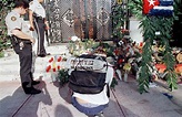 Gianni Versace Murder: PHOTOS From the Crime Scene – Heavy.com