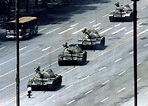 鏡頭下的歷史／1989天安門：「坦克人對面的坦克與人」，六四過後第1天 | 過去24小時 | 轉角國際 udn Global