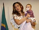 Rara aparição: Antônia, filha de Camila Pitanga, posa com os pais | CLAUDIA