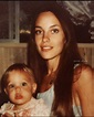 Así de hermosa era la madre de Angelina Jolie - MDZ Online