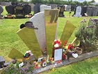 Rory Gallagher Gravesite - St. Olivers Cemetery (Cork) - 2021 Alles wat ...