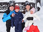 Royal family wear matching bobble hat looks in new holiday photos