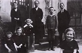 Scholl Family.In the front row (from left) the four children: Sophie ...