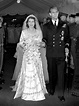 Elisabetta II celebra le nozze di platino ecco la storia dell’abito da ...