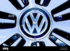 VW-Logo, Volkswagen AG, auf einem Auto-Felge, 65. International Motor ...