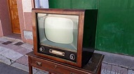 Televisión antigua Philips. Aparato televisor antiguo vintage marca ...