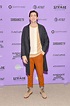 Nicholas Braun sabe cómo vestir si mides más de 2 metros | GQ