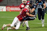 Tackle Foto & Bild | sport, ballsport, american football Bilder auf ...