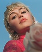 Miley Cyrus enciende las redes con este clip sin ropa cantando su nueva ...