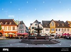 Markt, Rathaus und Kirche, Edenkoben, Deutschland Stockfotografie - Alamy