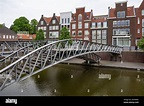 Hulst, Zelanda, Países Bajos - 21 de mayo de 2023 - Puente peatonal y ...