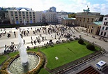 Der Pariser Platz ist einer der lebendigsten Orte Berlins - DER SPIEGEL