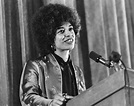 14 Vintage Photos Of Angela Davis, A Leading Figure In The Fight For ...