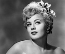 Shelley Winters Biography - Childhood, Life Achievements & Timeline