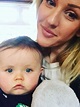 Naww... Ellie Goulding has some much needed family time! - Christmas ...