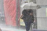 降雨範圍擴大！米克拉颱風逼近 17縣市大雨特報 | 旅遊 | 聯合新聞網