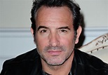 Jean Dujardin métamorphosé pour son dernier film. Il surprend en héros ...