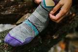 登山羊毛襪怎麼挑？從需求切入為你推薦5個羊毛襪品牌 - OUTSiDERS - 戶外風格誌