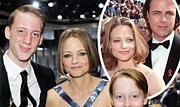 Jodie Foster Children Father / Jodie Foster Gay Actress To Tell Sons ...