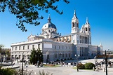 La Catedral de la Almudena es el edificio religioso más importante de # ...