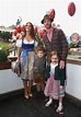 Xabi Alonso y Nagore Aranburu con sus hijos Jon y Ane en la Oktoberfest ...