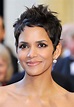 Halle Berry hairstyle | Halle berry hairstyles, Celebrity short hair ...