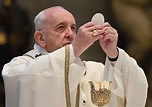El papa Francisco celebró misa con fieles en el Vaticano