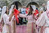 Albanija-Berat-Albania-People-wearing-national-costume-dancing-in ...