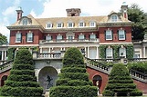 The Mansion at Glen Cove Is an Ideal Getaway for Main Liners