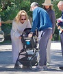Jennifer Lawrence muestra por primera vez su bebé al mundo