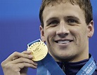 Ryan Lochte wins 2 more golds at swimming worlds - CBS News