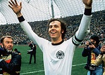 Franz Beckenbauer: Una Línea del Tiempo del Ícono del Fútbol