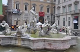 Piazza Navona Fountains - Travel Through Italy