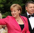 Bayreuther Festspiele: Kanzlerin Merkel flaniert im pinkfarbenen Blazer ...