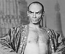 Yul Brynner Biography - Facts, Childhood, Family Life & Achievements
