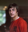 Johan Cruyff is the "concrete village" boy who changed football forever ...