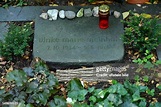 Grab der Terroristin Ulrike Meinhof auf dem Dreifaltigkeitsfriedhof ...
