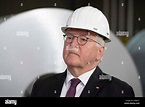 Bundespräsident Frank-Walter STEINMEIER mit Helm, Besuch des ...