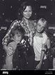 MICHELLE PHILLIPS con su hija Chynna Phillips y su hijo Tamerlayne ...