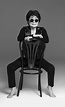 54 Mujeres • Yoko Ono, la mujer que no (sólo) disolvió a The Beatles ...