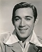 Handsome Portrait Photos of Anthony Quinn in the 1930s and ’40s ...