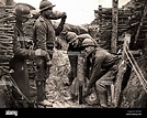 Los soldados rusos en una trinchera , Francia 1916 La I Guerra Mundial ...