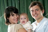 NOLAN HEMMINGS HIS WIFE NICKY THEIR 4 Foto editorial - Imagem de banco ...