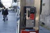 Las cabinas telefónicas se mantienen en las calles, 142 de ellas en Vigo