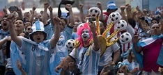TOTALMEDIOS - Perfil de los fanáticos del fútbol en América Latina