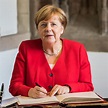 Angela Merkel: Vermögen und Gehalt der Kanzlerin 2024