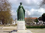 Estátua da Rainha Dona Leonor - Beja | All About Portugal
