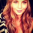 She showed off her new 'do with a gorgeous selfie. | Chrissy Teigen's ...